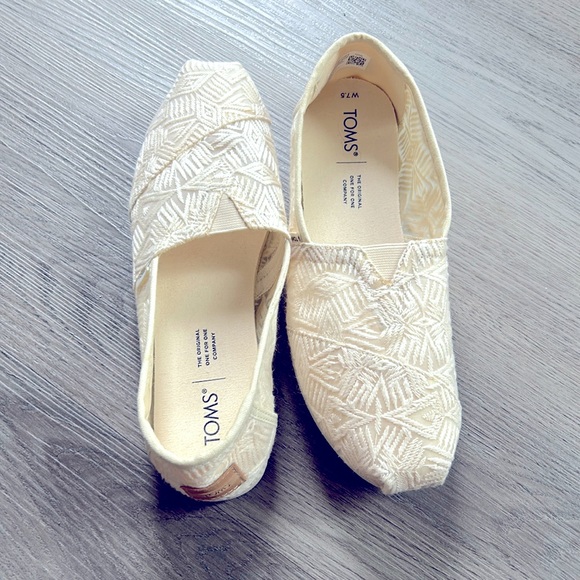 Tom’s Alpargata shoes. Cream and sheer. Size 7.5. Too small for me. - Picture 1 of 5